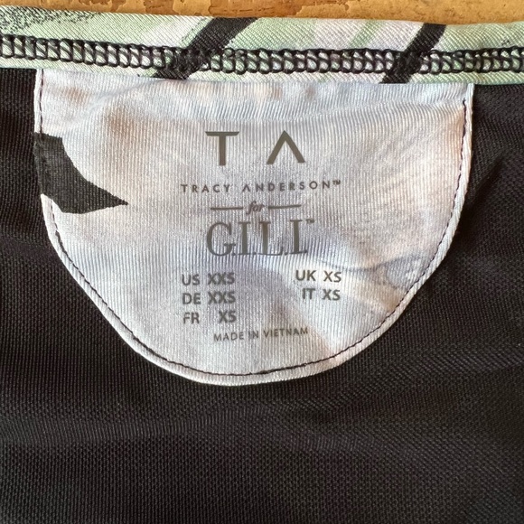 NWOT TA Tracy Anderson G.I.L.I. Peplum Racer Back Knit Tank - Picture 5 of 6